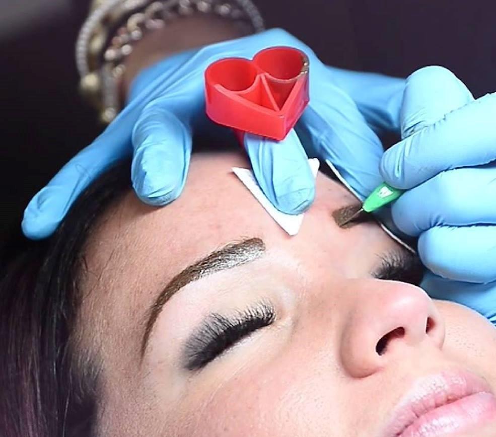 EYEBROWS: HOW TO SELECT THE TECHNIQUE, THE NEEDLE AND THE COLOR FOR YOUR CLIENT